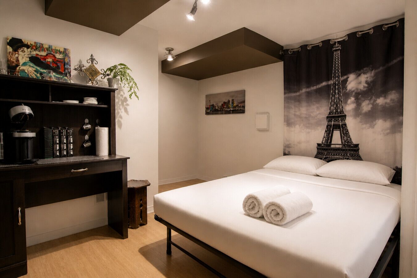 4 chambres, fer et planche à repasser, Wi-Fi gratuit, draps fournis
