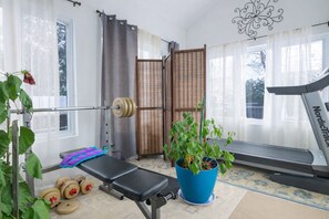 Spa - Villa near Montreal | Pool | 4 bdr | 9 guests (Saint-Basile-le-Grand)