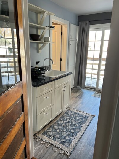 Cozy 1-bedroom cottage in wonderful Mineral Point with AC