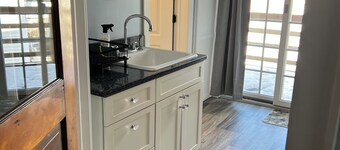 Cozy 1-bedroom cottage in wonderful Mineral Point with AC