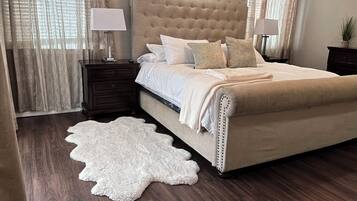 5 slaapkamers, een bureau, een strijkplank/strijkijzer, gratis wifi