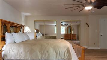 3 bedrooms, desk, iron/ironing board, free WiFi