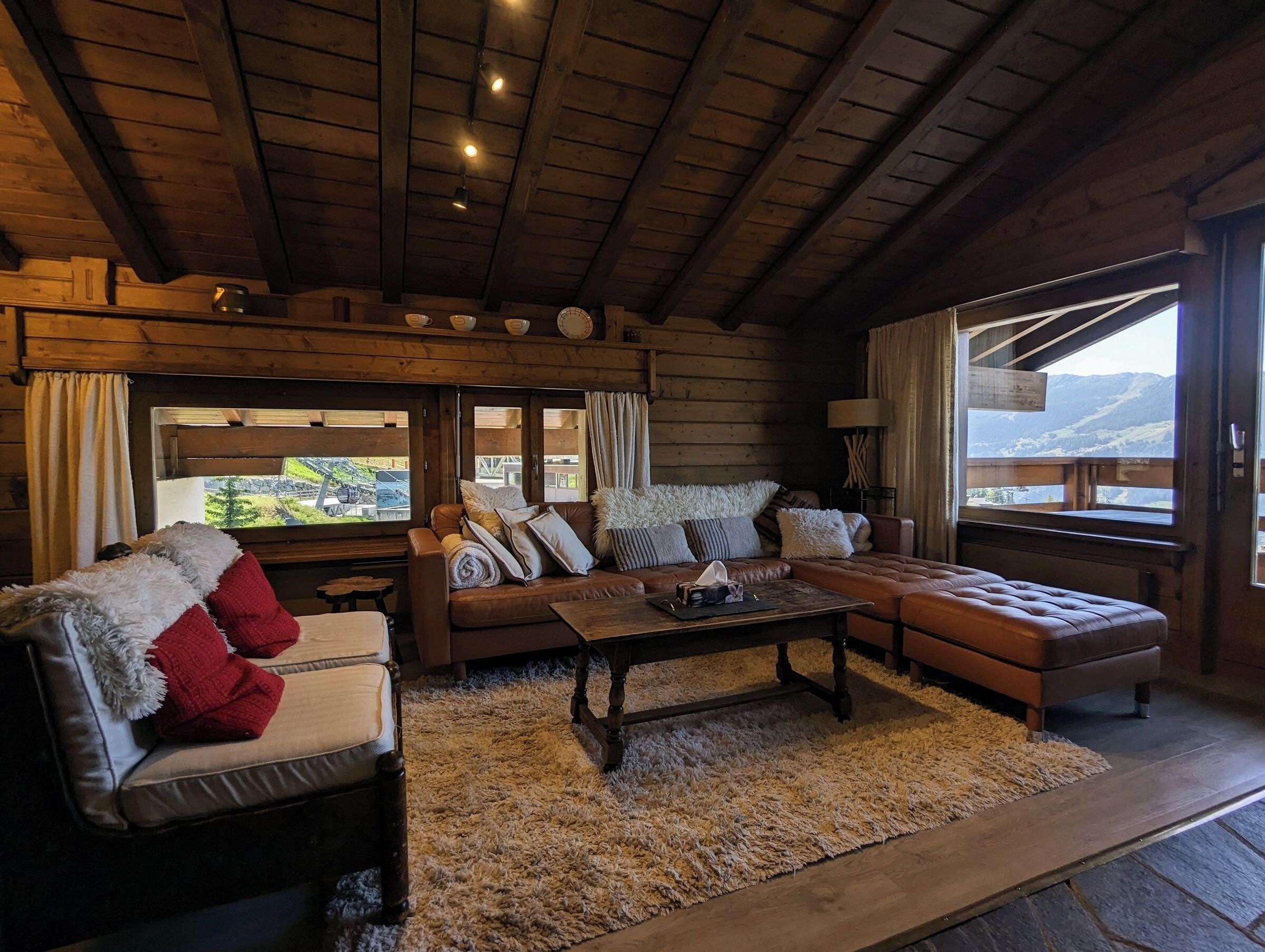 TV, fireplace, DVD player