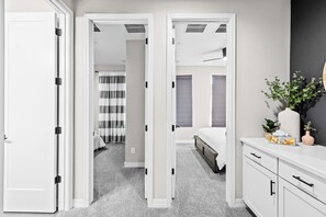 3 bedrooms, iron/ironing board, free WiFi, bed sheets - Luna Luxe Rooftop | 3BR • 2.5BA • Rooftop Deck (Scottsdale)