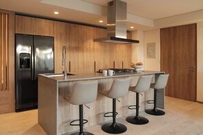 Microwave, oven, dishwasher - Marina Vallarta Beautiful apartment with jacuzzi (Puerto Vallarta)