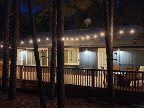 Terrace/patio - Lovely 2-bedroom house with AC and a Hot tub in peaceful Mormon Lake (Mormon Lake)