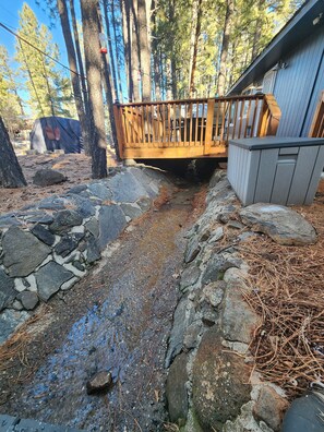 Property grounds - Lovely 2-bedroom house with AC and a Hot tub in peaceful Mormon Lake (Mormon Lake)
