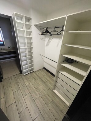 Interior - Spacious apartment in La Carolina sector Quito (Quito)