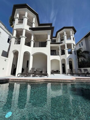 Alberca al aire libre 