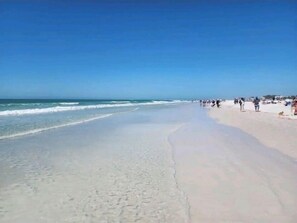 Camastros y toallas de playa 