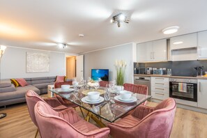 Interior - London Street, Andover, Hampshire, SP102NU, United Kingdom (Andover)