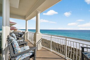 Property grounds - Grandview 401 - Beachfront Condo with Ocean Views, Direct Beach Access & Shared Pool (Miramar Beach)