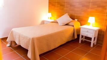 Bügeleisen/Bügelbrett, WLAN, Bettwäsche