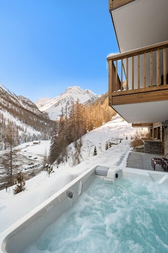 Chalet Les Rahâs by Mrs Miggins 21