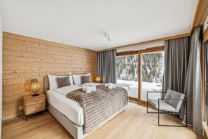 Strykjärn/strykbräda, internet, sängkläder och rullstolsanpassning