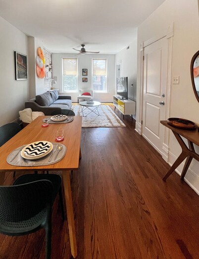 Bright 2-Bedroom Logan Square Apartment – Your Perfect Chicago Base