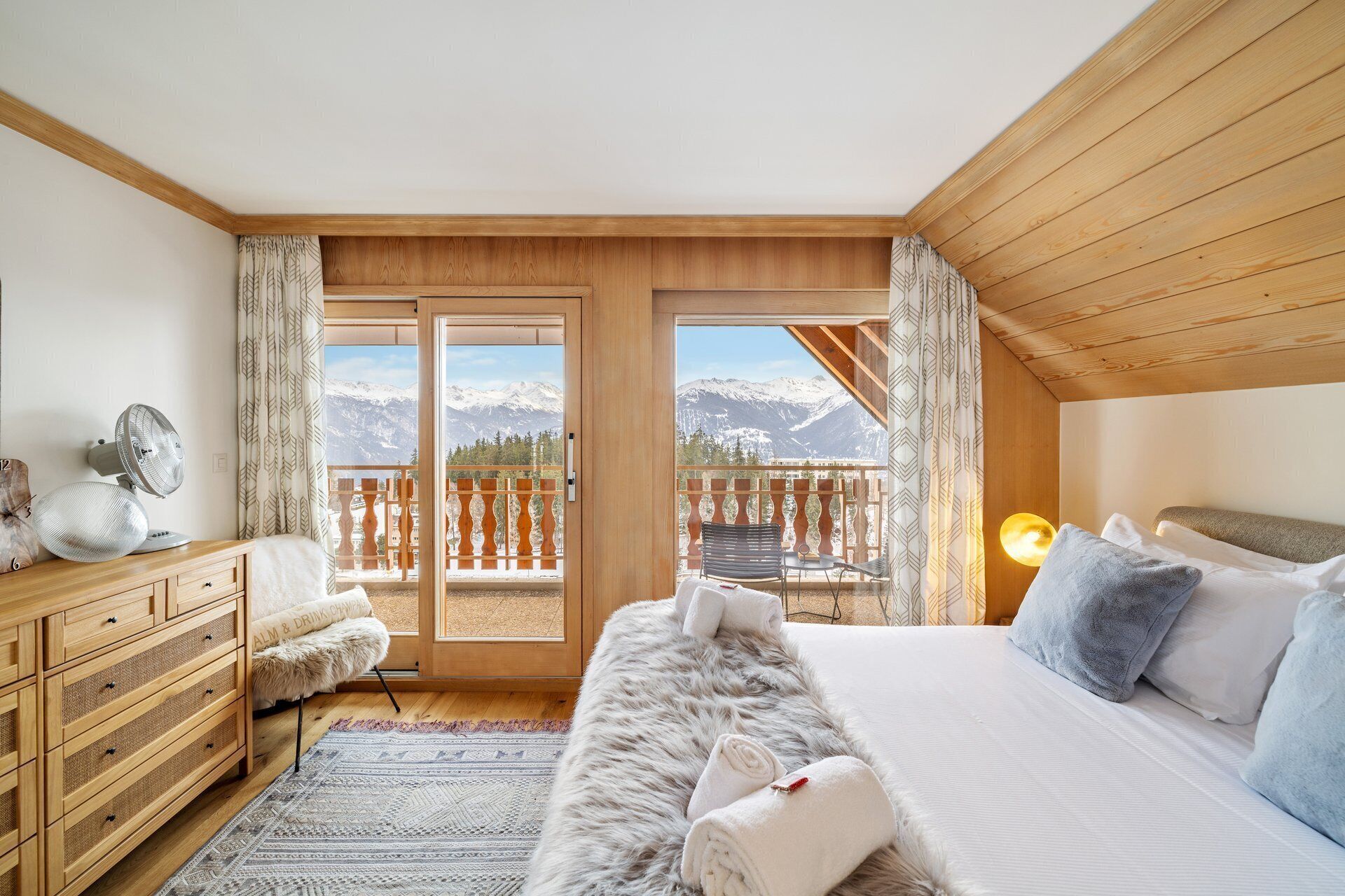 Internet, bed sheets