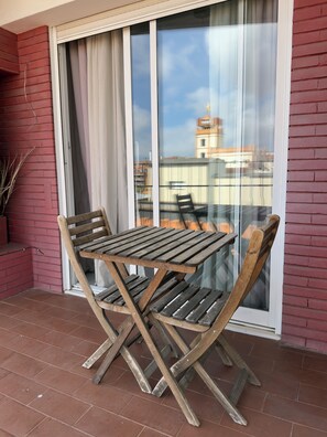 Outdoor dining - Spacious Apartment near Sagrada Família (Barcelona)