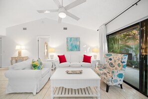 Smart TV - 2221 Managed by Brampton Park (Delray Beach)