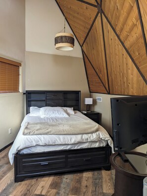 1 habitación, tabla de planchar con plancha, wifi y ropa de cama 