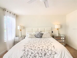 6 habitaciones, escritorio y tabla de planchar con plancha 