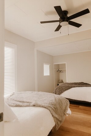 Fer et planche à repasser, Wi-Fi, draps fournis