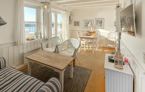 Dining - 2 bedroom pet friendly apartment in Borre (Borre)