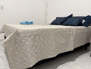1 bedroom, desk, bed sheets