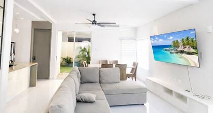 Paradise Cove Modern 3BD 2-Story Home