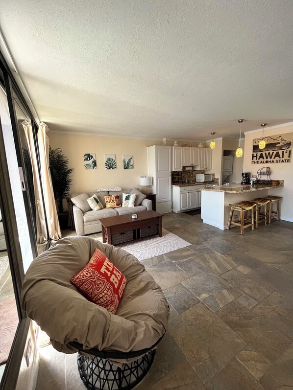 Smart TV - FANTASTIC NEW LISTING! Corner Condo_2 Blocks to Waikiki Beach! PARKING/WIFI/BBQ (Honolulu)