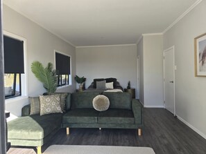 Interior - Beach House Tranquility (Clarks Beach)