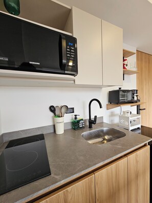 Private kitchen - InnerBloom Your loft in the best neighborhood in Medellín, just 5 minutes from the stadium. (Medellín)