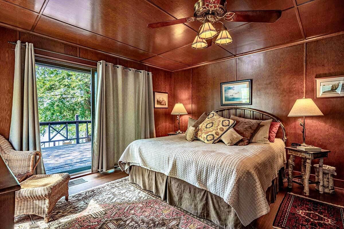 5 bedrooms, iron/ironing board, free WiFi, bed sheets