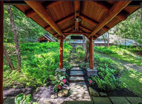 Stunning 5-bedroom, 3-bathroom retreat on 4th Lake between Old Forge and Inlet!