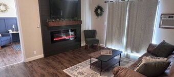 Hillside Hideaway in Lead - 2 BR, 2 Bath