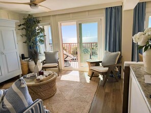 TV, lettore DVD, impianto stereo