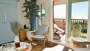 TV, lettore DVD, impianto stereo