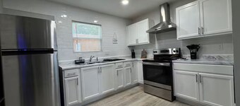 Cozy home in Arlington with 5 beds