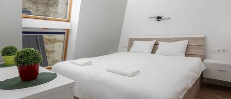 Internet, bed sheets