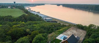 Haus an der Donau mit Jacuzzi, Pool und Kinderspielplatz