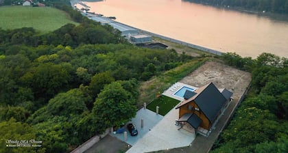 Haus an der Donau mit Jacuzzi, Pool und Kinderspielplatz