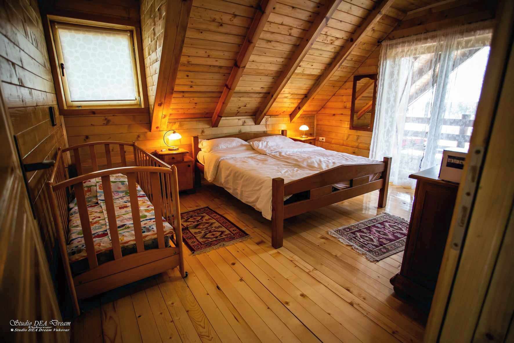 4 makuuhuonetta, internet