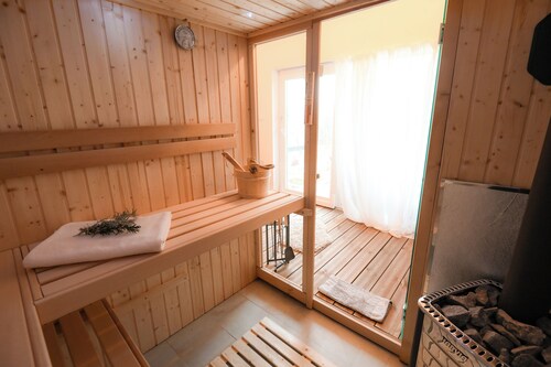 Peaceful countryside apartments in Međimurje with pool, breakfast, family fun.