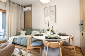 Ảnh chưa phân loại, 2 trong số 29 ảnh, nút