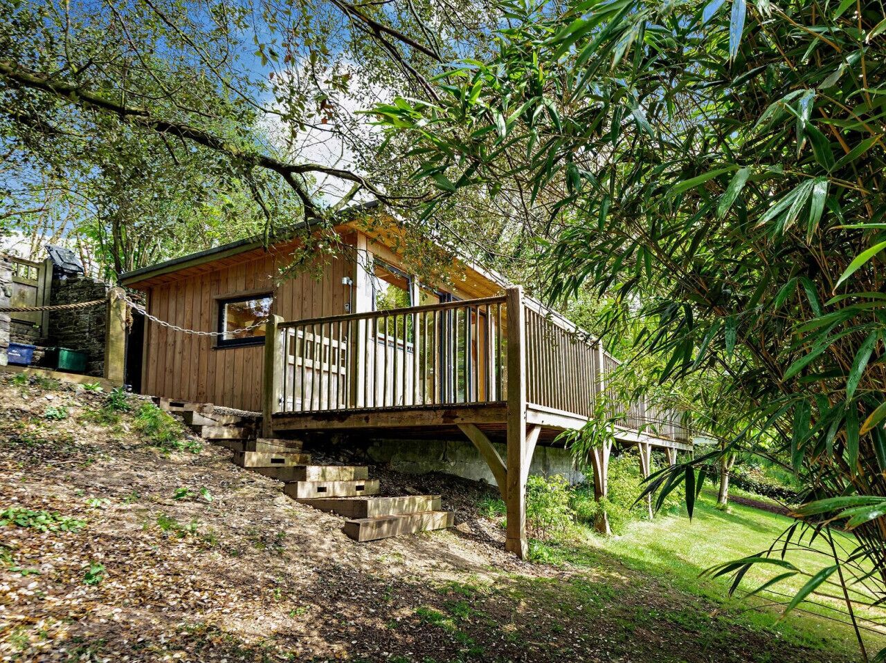 House | 6 bilik tidur 
