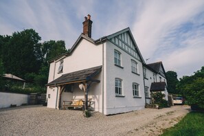 Rumah | 4 kamar tidur