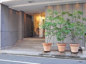 Exterior detail - THE AGNESHOTEL PLUS (tokushimasi terashimahonchonisi)