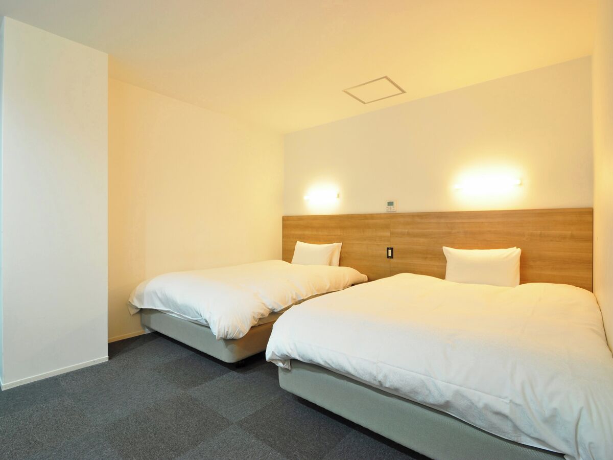 Comfort Twin Room, Non Smoking, Private Bathroom | Desk, iron/ironing board (on request), WiFi (free)