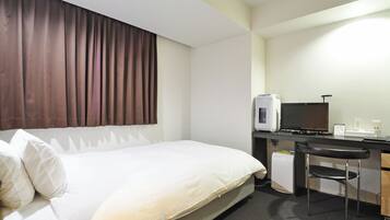 Habitación Confort doble, no fumadores, baño privado | Escritorio, tabla de planchar con plancha, wifi gratis