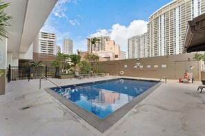 Pool - 14F Cute Studio @ Inn On the Park (Honolulu)